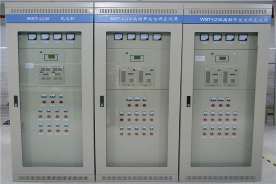 直流屏、微機(jī)保護(hù)測(cè)控裝置(圖1)